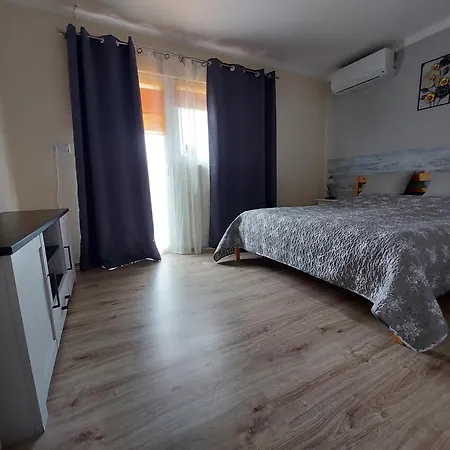 Laurus Vendeghaz Σπίτι διακοπών Lovas