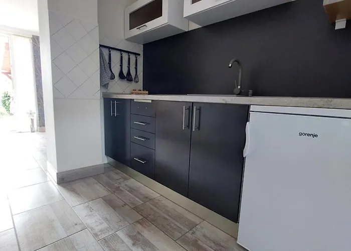 度假居 Laurus Vendeghaz Lovas